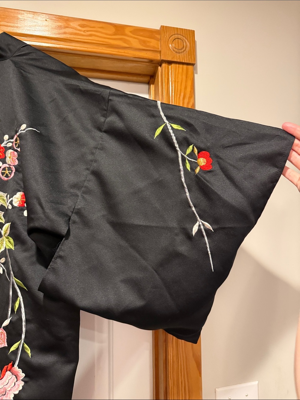 Black Embroidered Women's Kimono - Brand Unknown - Picture 5 of 8